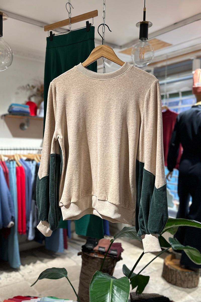 Froks Isabel Sweatshirt / Desert Sand & Jungle green